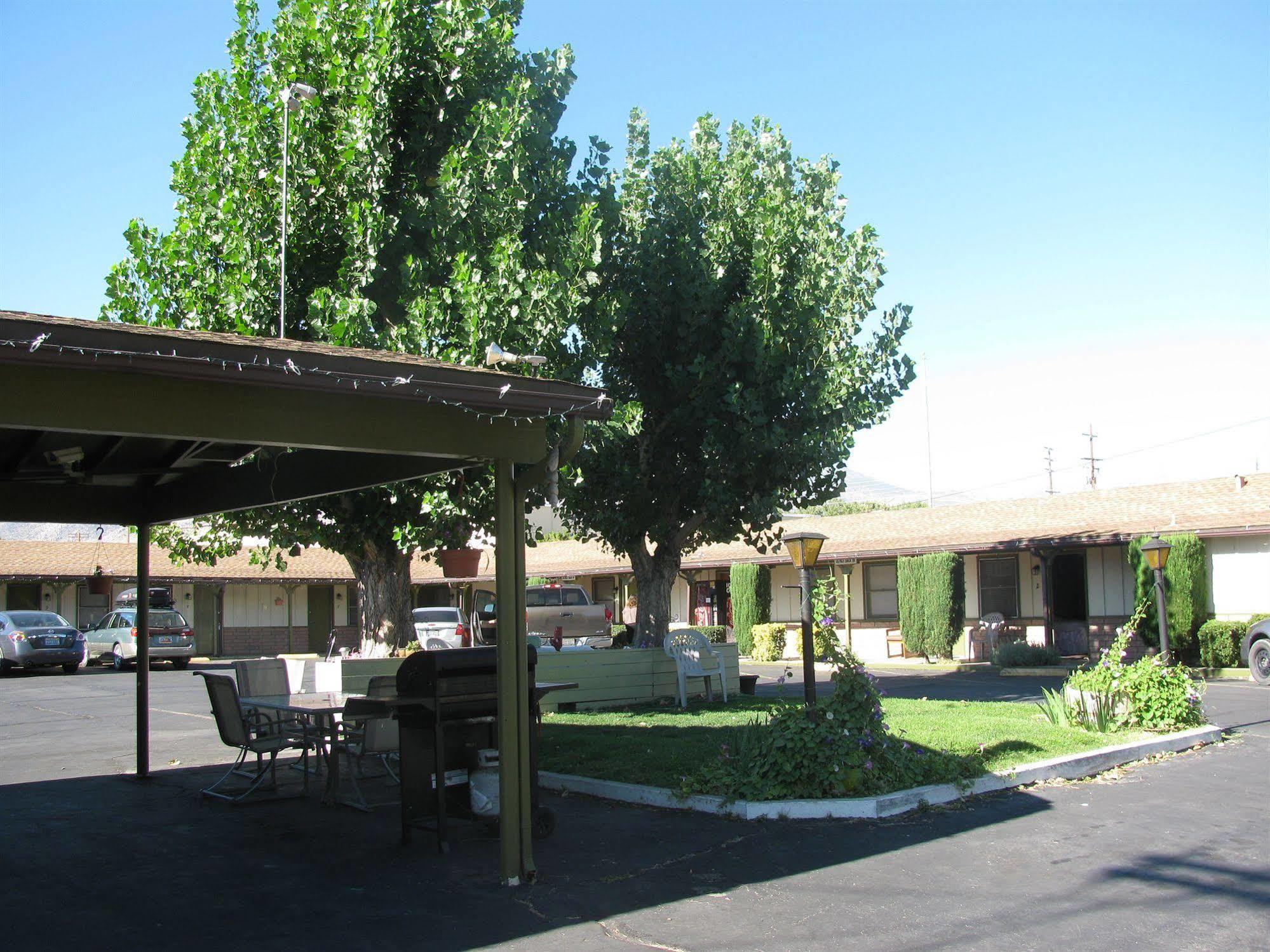 El Rancho Motel Бишоп Экстерьер фото
